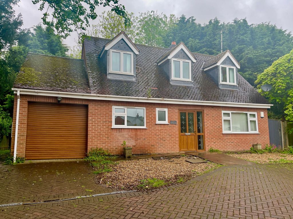 3 bed detached house for sale in Court Road, Thurnby LE7, £350,000 Zoopla