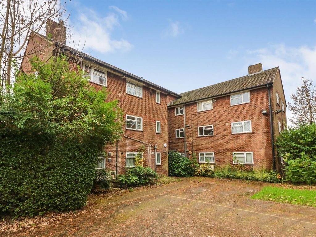 3 bed flat for sale in Talbot Road, Hatfield, Herts AL10, £279,995 Zoopla