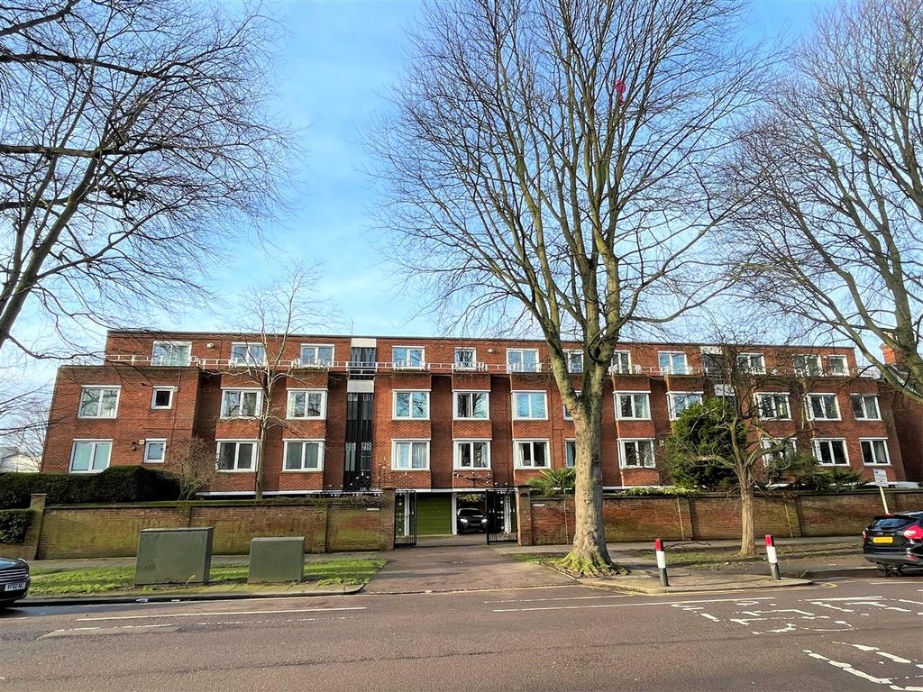 De Parys Lodge, De Parys Avenue, Bedford MK40  