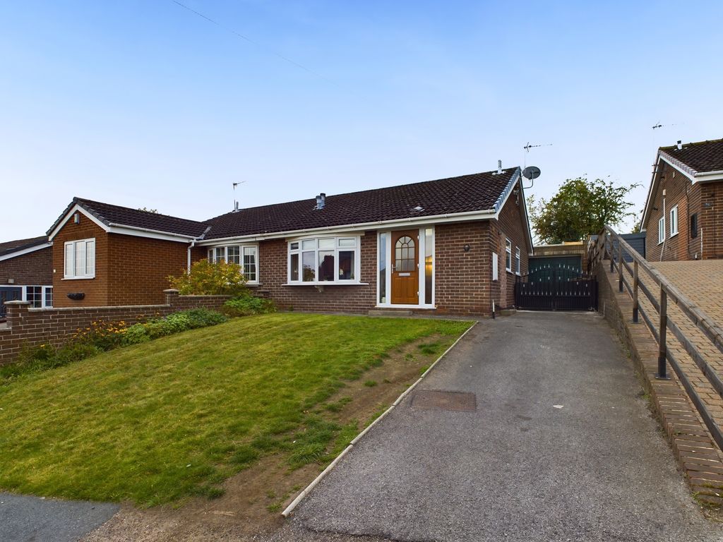 2 bed bungalow for sale in Bexhill Close, Pontefract WF8, £160,000 Zoopla