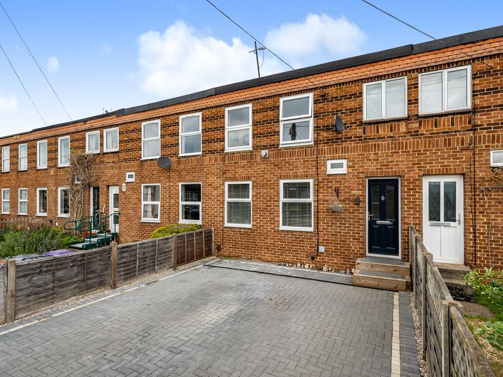 2 bed terraced house for sale in Heathfield Road, Hitchin SG5 Zoopla