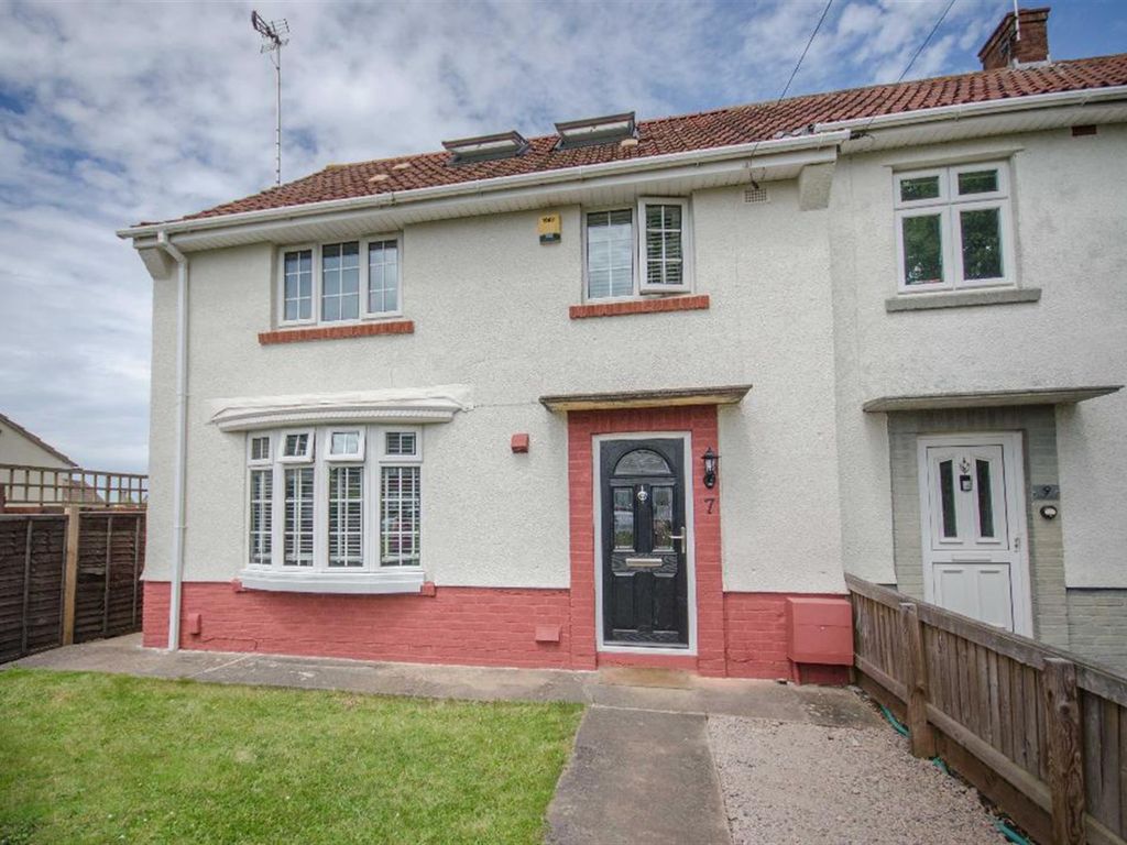 3 bed end terrace house for sale in Rodway Road, Mangotsfield, Bristol