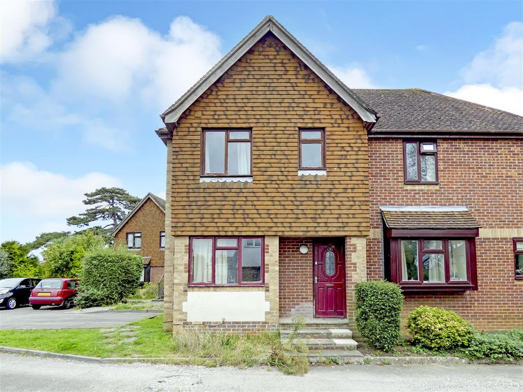 2 bed mews house for sale in Lyminster Road, Wick, Littlehampton BN17