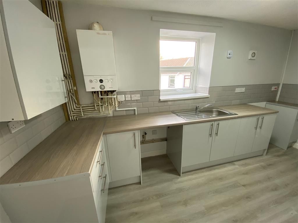 1 bed flat to rent in Pembroke Street, Aberdare CF44, £550 pcm Zoopla