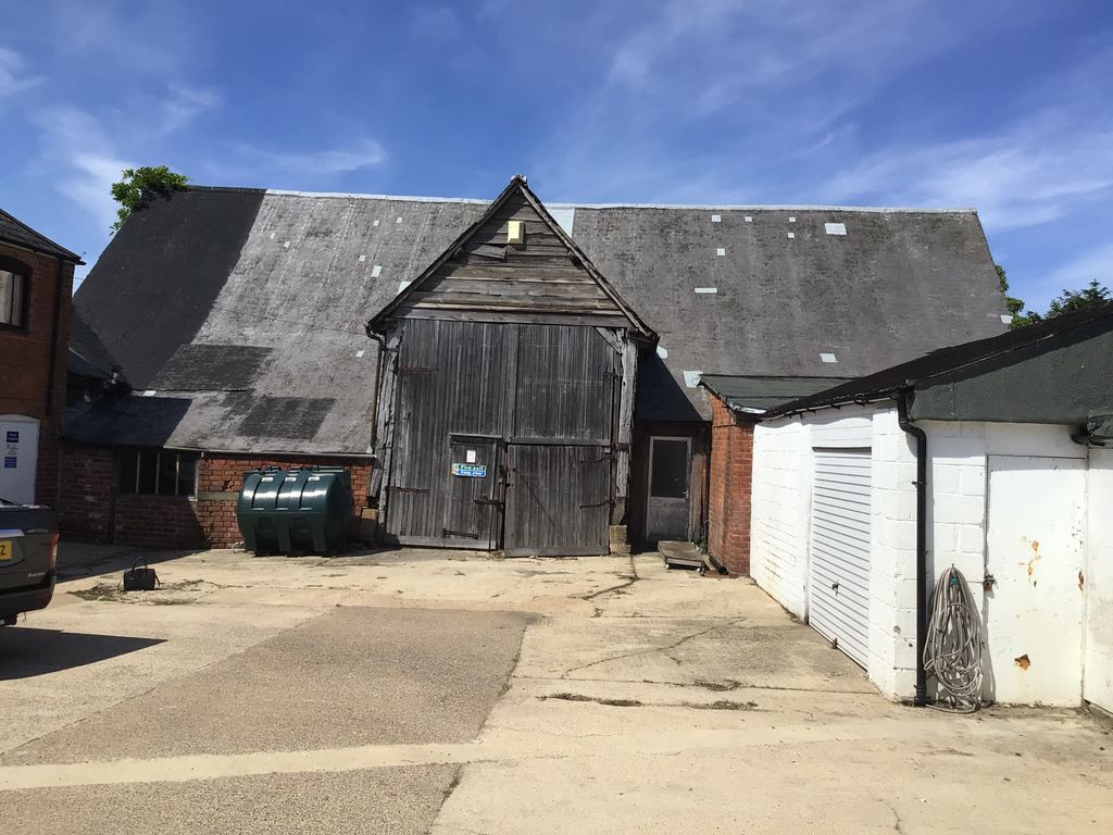 Light industrial to let in Hucclecote Road, Gloucester GL3, £14,600 pa