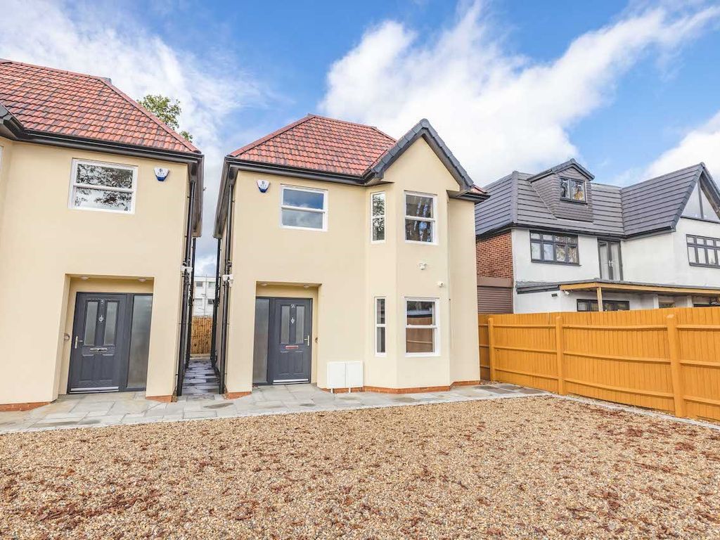 New home, 3 bed detached house for sale in Langley Broom, Langley SL3