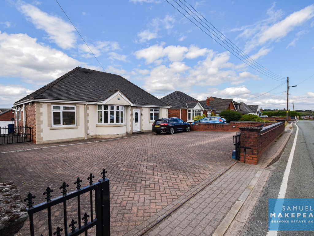 4 bed detached bungalow for sale in Whitehill Road, Kidsgrove, StokeOn