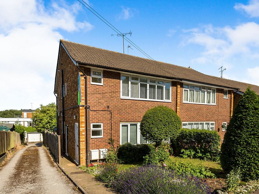 2 bed flat to rent in Cemmaes Meadow, Hemel Hempstead, Hertfordshire