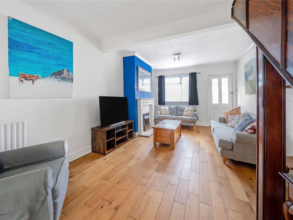 2 bed end terrace house for sale in Eden Road, Beckenham BR3, £450,000