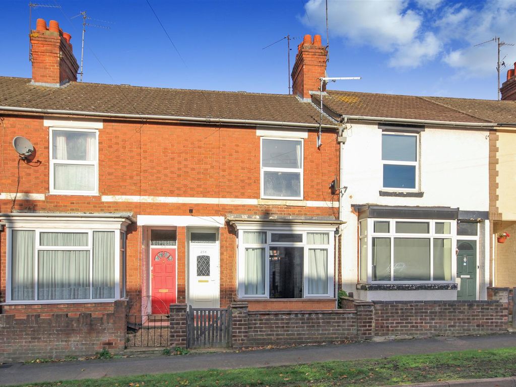 2 bed terraced house to rent in Wellingborough Road, Rushden NN10, £925