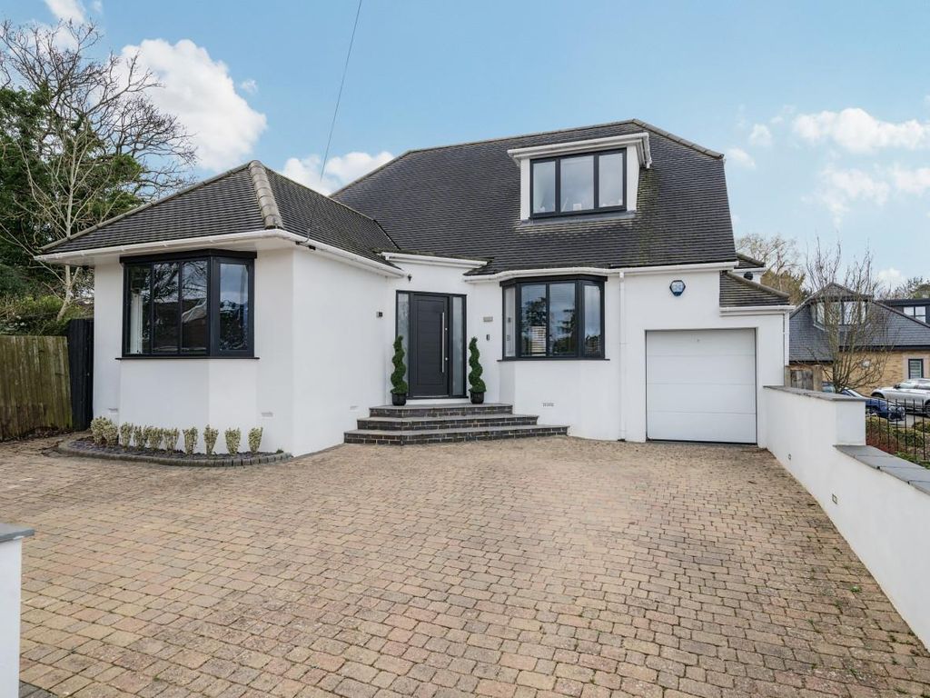 4 bed detached house for sale in Kingsmead, Cuffley, Potters Bar EN6, £