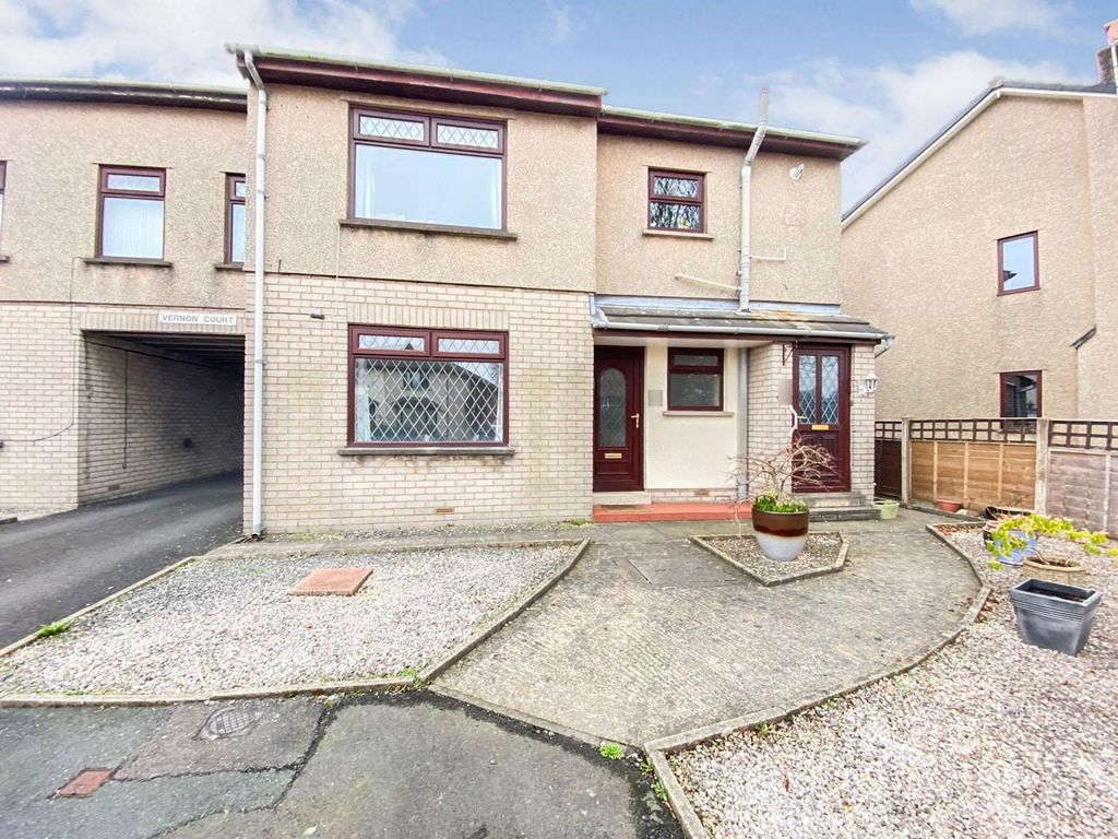 2 bed flat to rent in Vernon Park, Galgate LA2, £650 pcm Zoopla