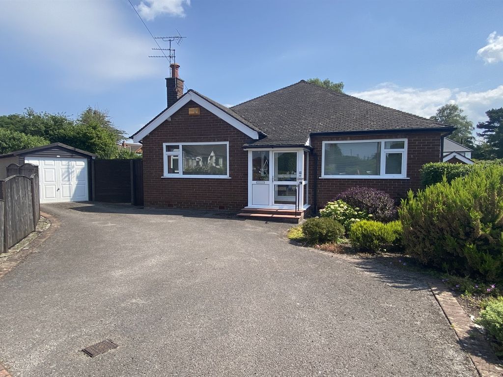 3 bed detached bungalow for sale in Hurst Avenue, Cheadle Hulme