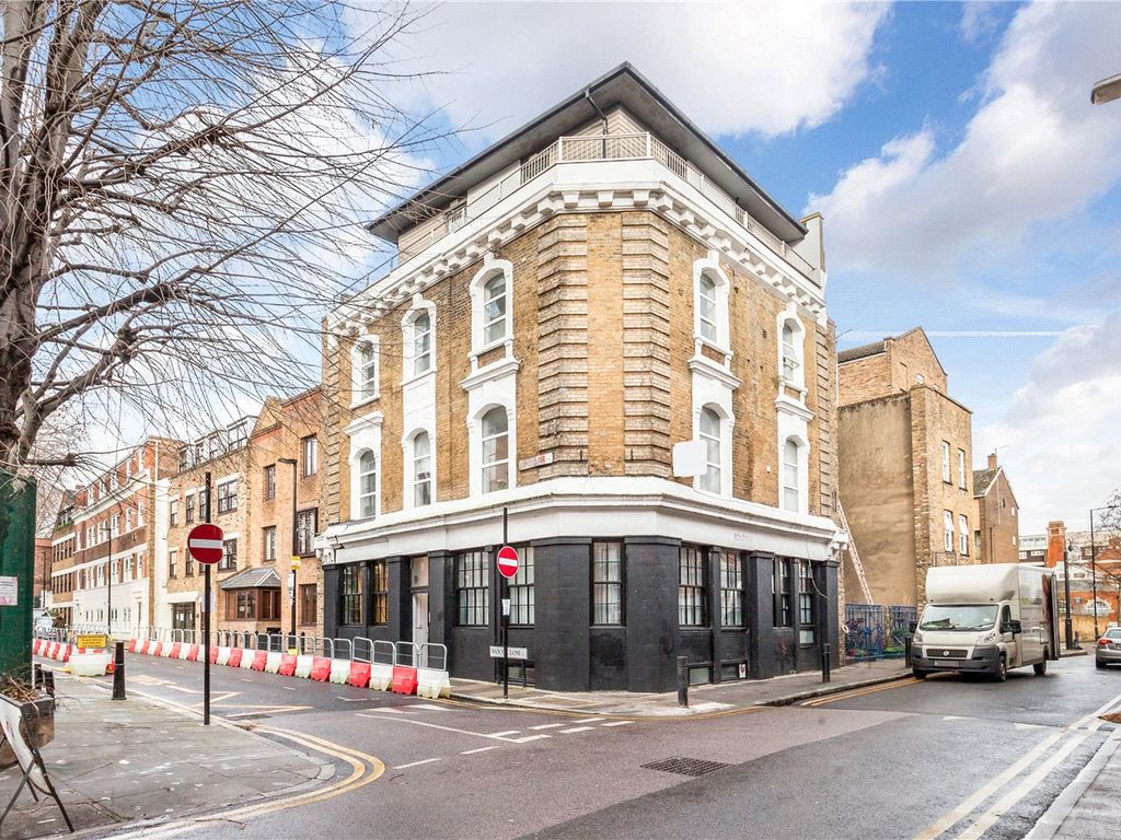 3 bed flat to rent in Cheshire Street, London E2, £2,500 pcm Zoopla