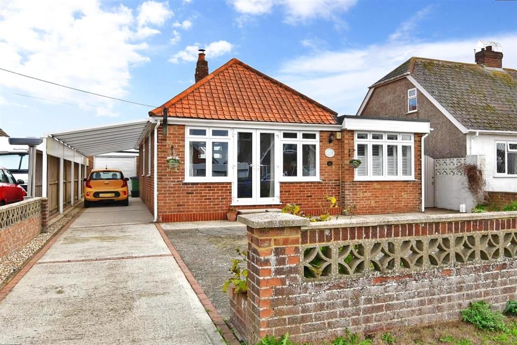 3 bed detached bungalow for sale in Roberts Road, Greatstone, New
