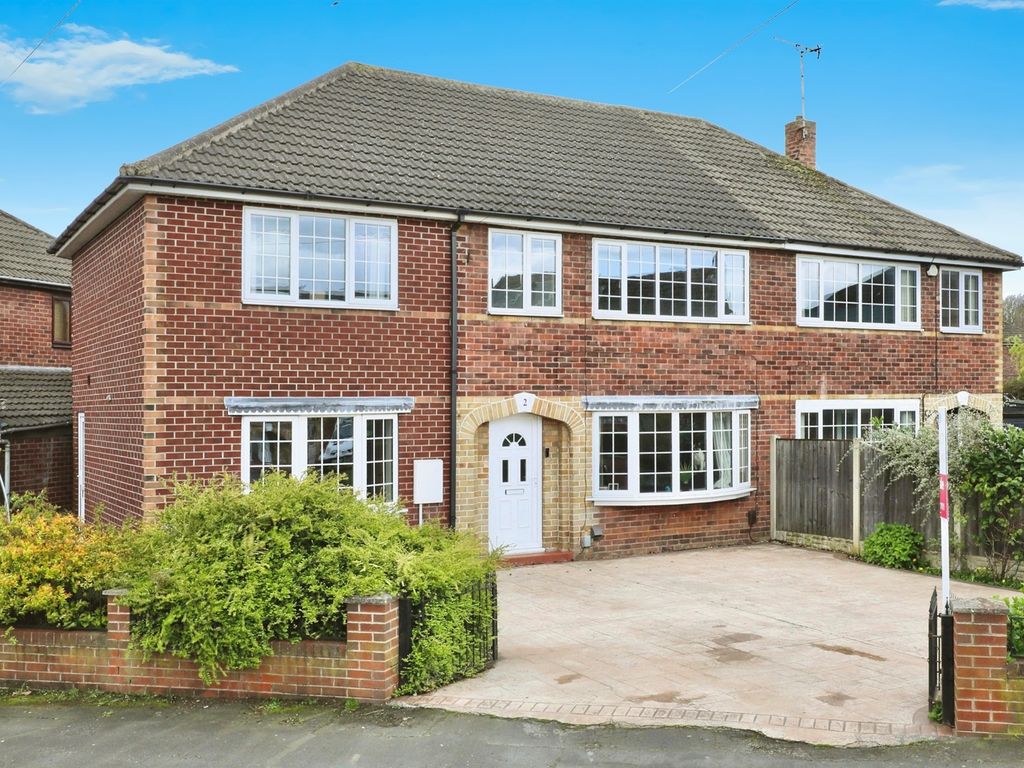 5 bed semidetached house for sale in St. Patricks Way, Cusworth