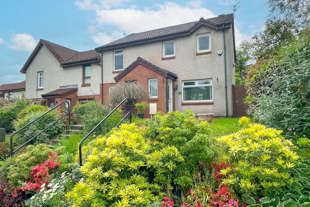 3 bed end terrace house for sale in Antonine Gardens, Duntocher
