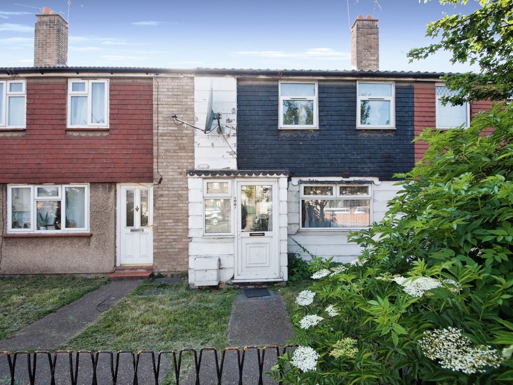 3 bed terraced house for sale in Montagu Road, London N18 Zoopla