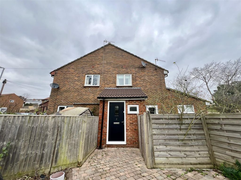 1 bed end terrace house to rent in Mistley Close, BexhillOnSea TN40