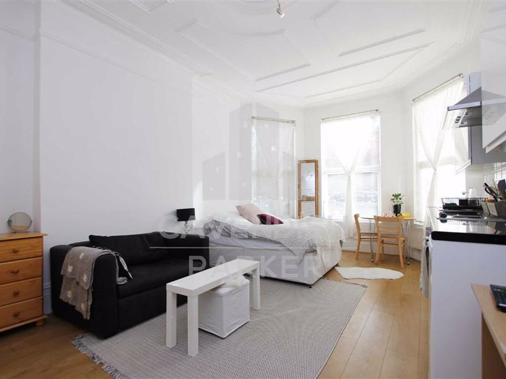 Studio to rent in Manstone Road, Kilburn, London NW2 Zoopla