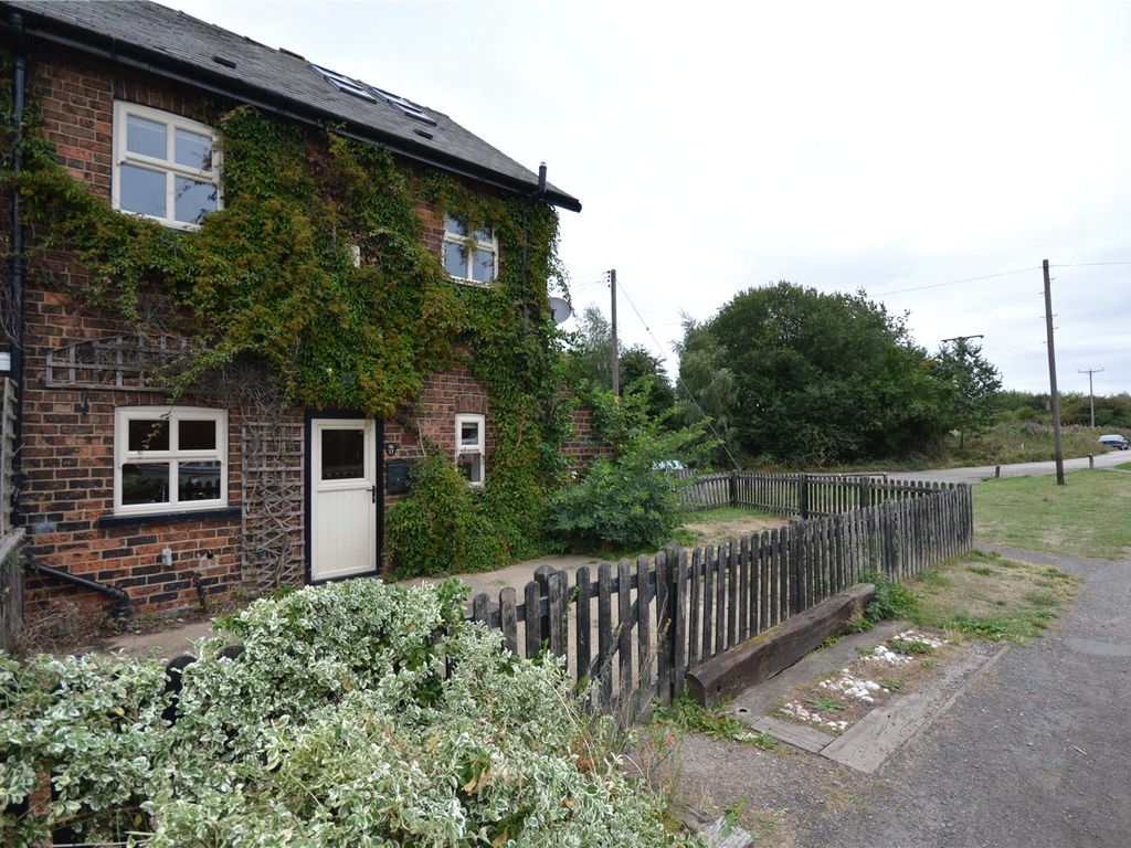 4 bed detached house to rent in Calder Row, Stanley, Wakefield, West