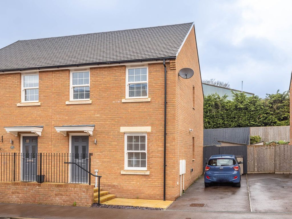 3 bed semidetached house for sale in Highbrook Way, Lydney GL15 Zoopla