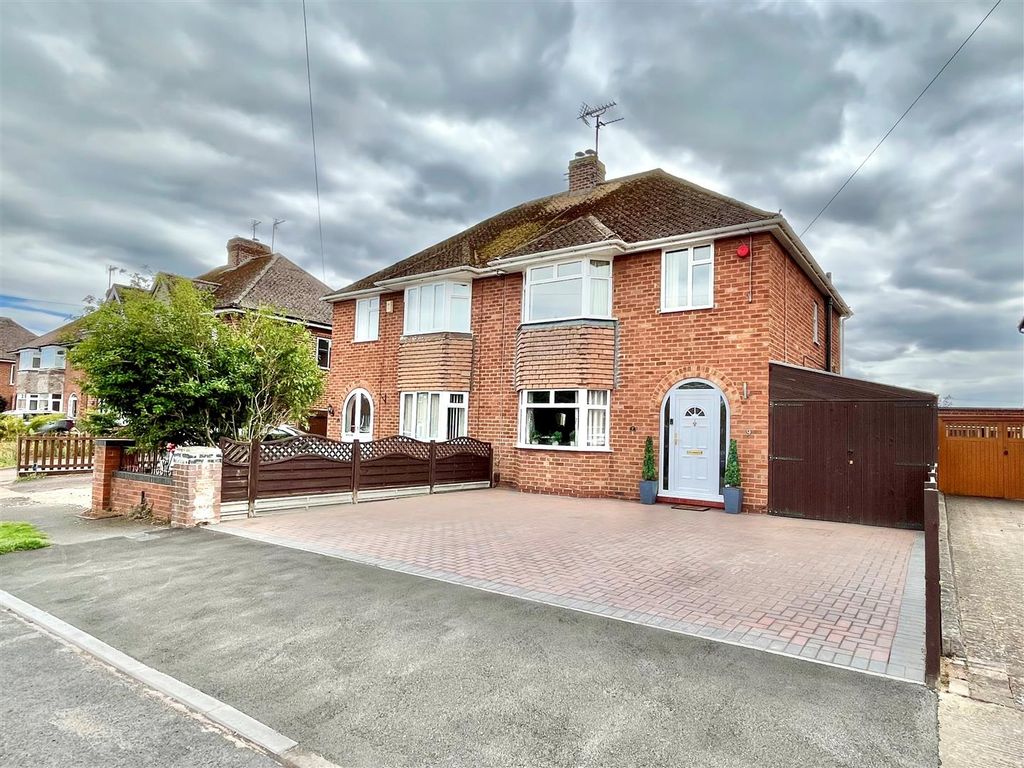 3 bed semidetached house for sale in Lewis Avenue, Longford, Gloucester GL2 Zoopla