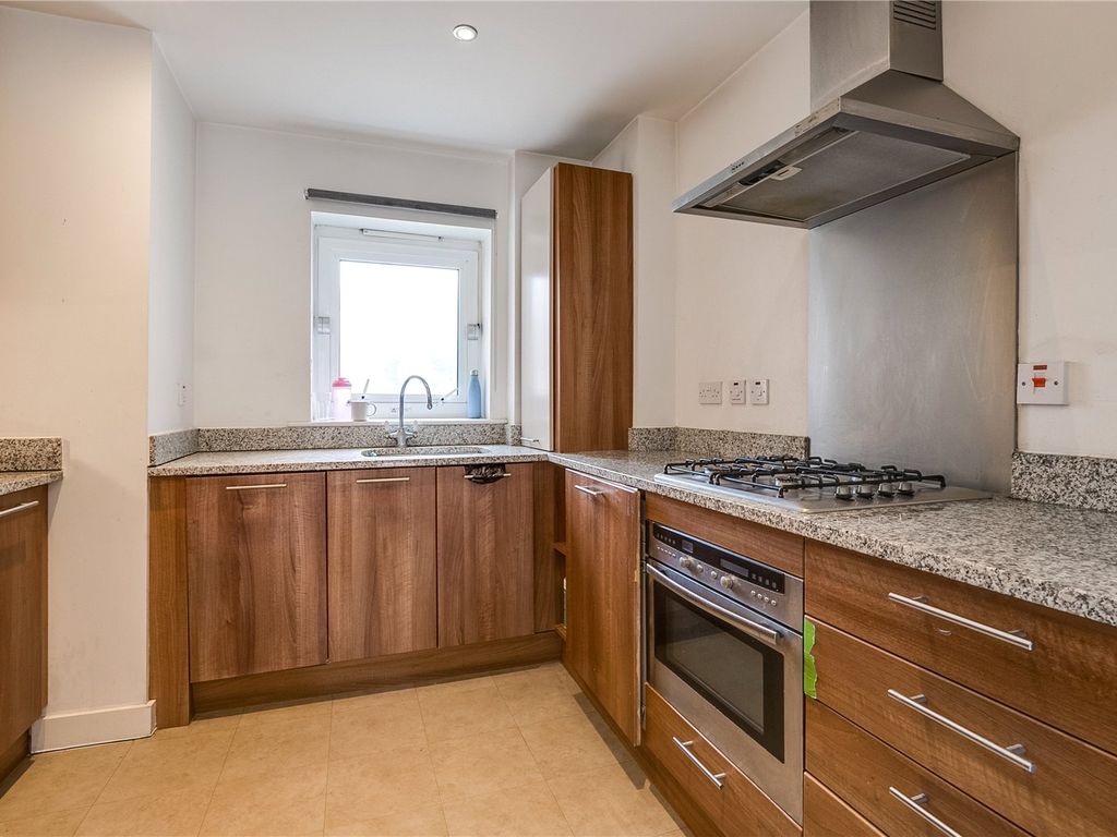 2 bed flat to rent in O'connors Court, 51 Kelvedon Road SW6, £2,250 pcm