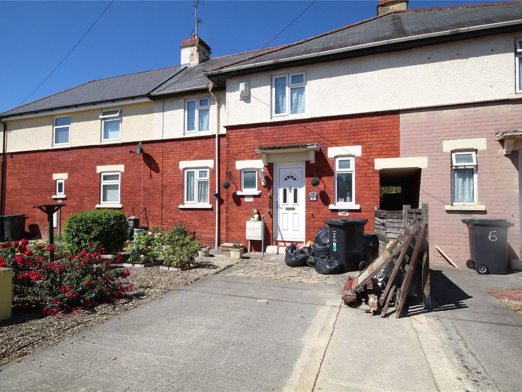 3 bed terraced house for sale in Hawthorn Avenue, Pinehurst, Swindon
