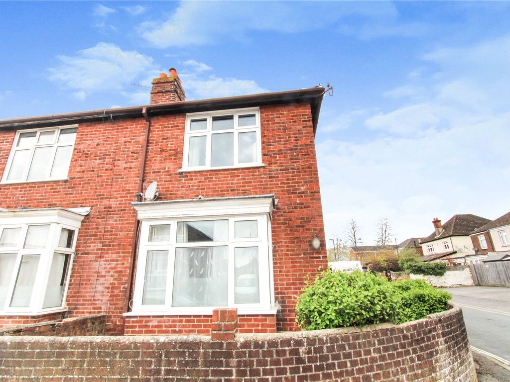3 bed semidetached house for sale in Almond Road, Southampton