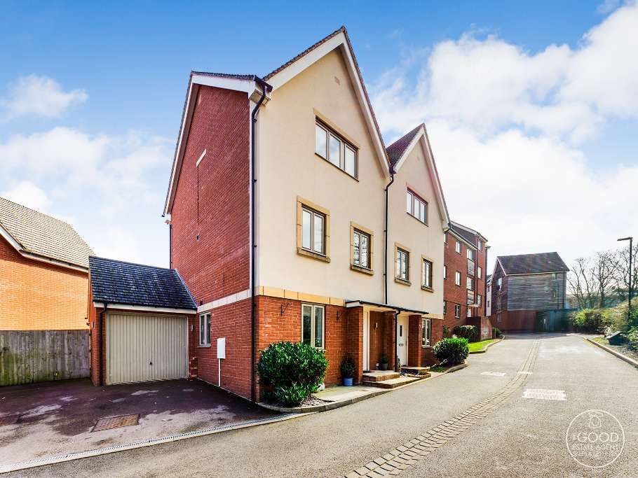 3 bed semidetached house for sale in Campbell Road, Hereford HR1, £