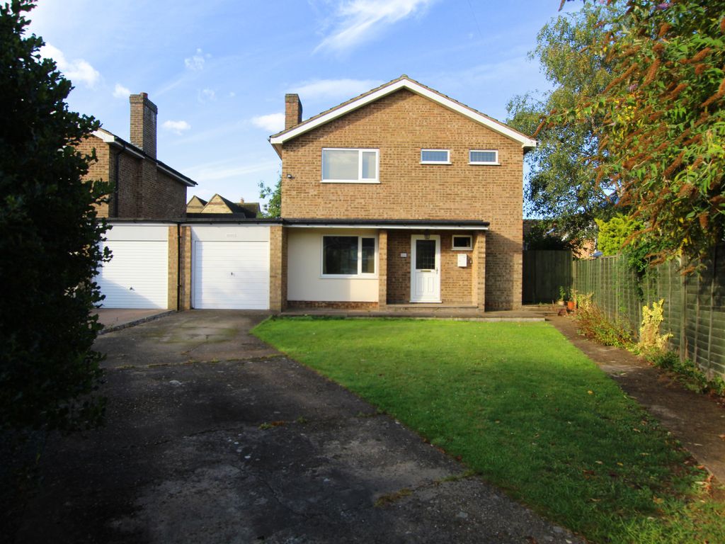 3 bed semidetached house for sale in Windsor Way, Sandy SG19, £350,000