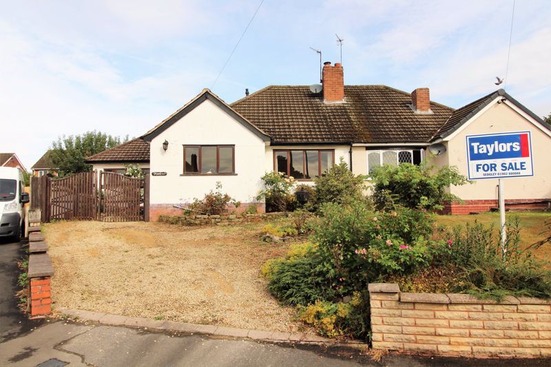 4 bed bungalow for sale in Irving Close, Straits, Lower Gornal DY3 Zoopla