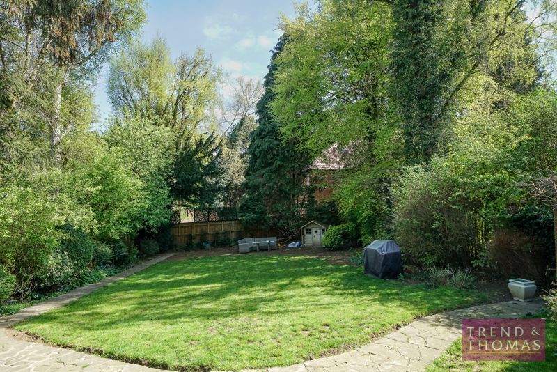 4 bed detached house for sale in Wyatts Road, Chorleywood WD3 Zoopla