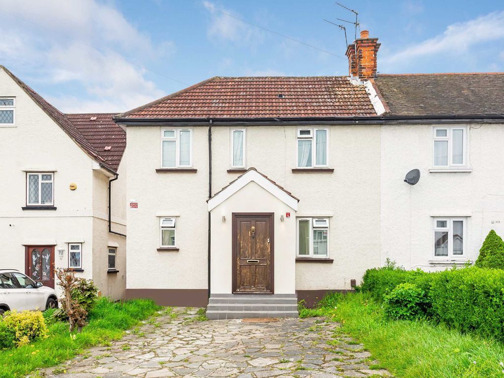 4 bed semidetached house for sale in Daniel Place, London NW4, £