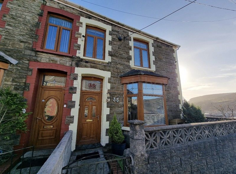 4 bed end terrace house for sale in Lloyd Street, Maesteg, Bridgend