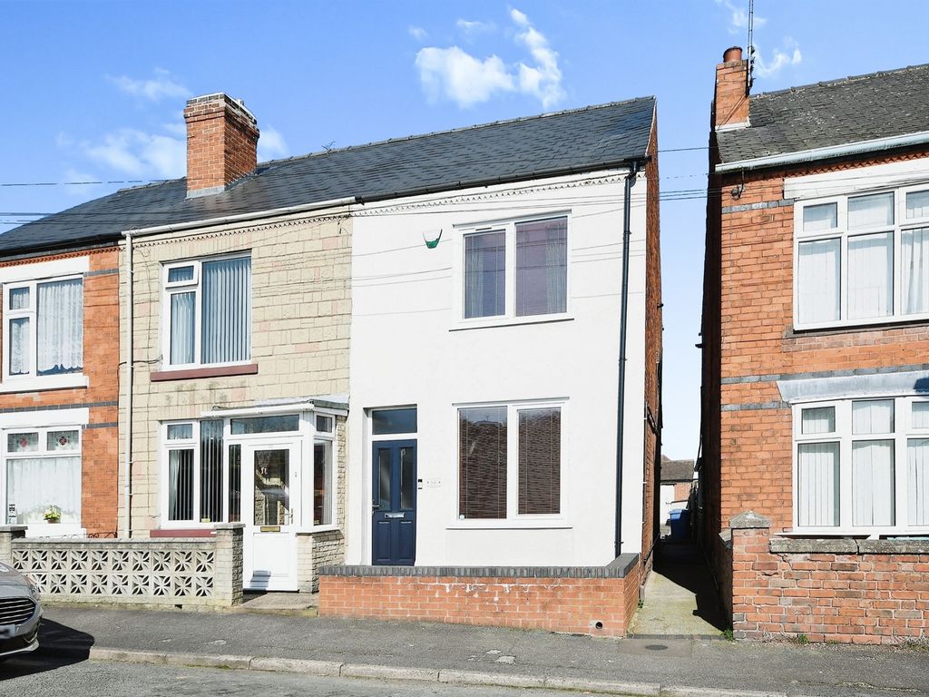 2 bed end terrace house for sale in Park Avenue, Mansfield Woodhouse