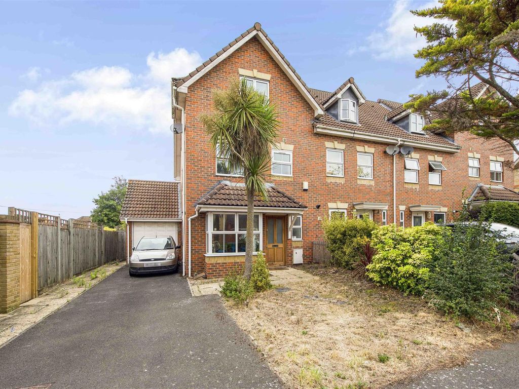 6 bed property for sale in Arklay Close, Uxbridge UB8 Zoopla