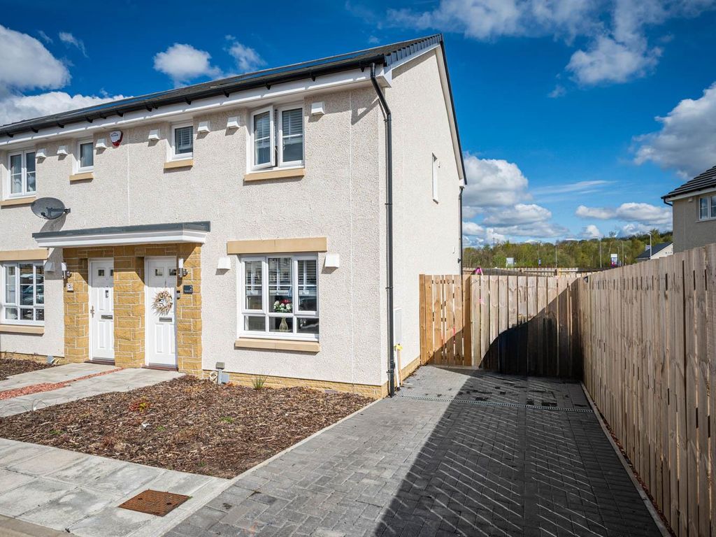 3 bed end terrace house for sale in Thornhill Gardens, Newarthill