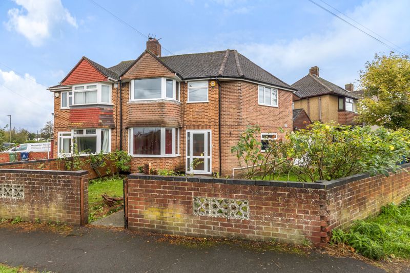 3 bed semidetached house for sale in Herschel Crescent, Littlemore