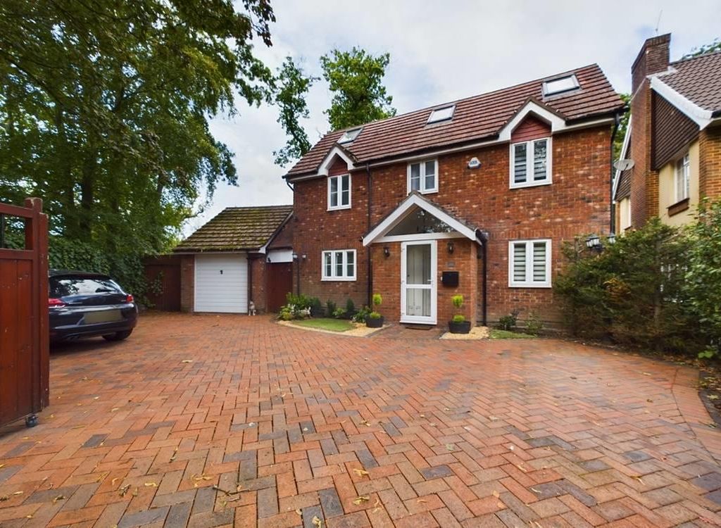 5 bed detached house to rent in West End Road, West End, Southampton SO18, £2,900 pcm Zoopla