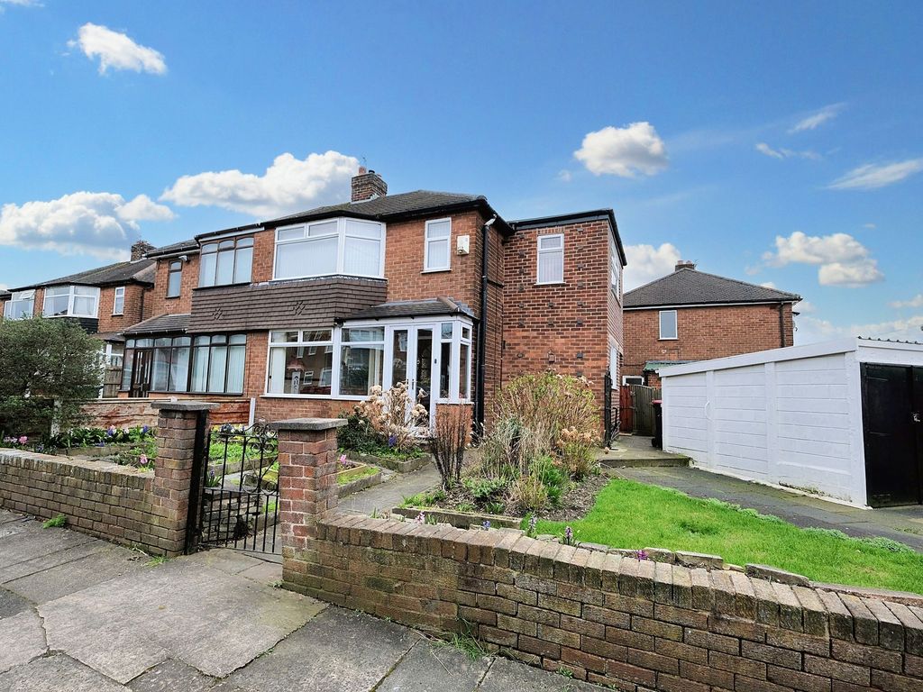 3 bed semidetached house for sale in Breck Road, Eccles M30, £235,000