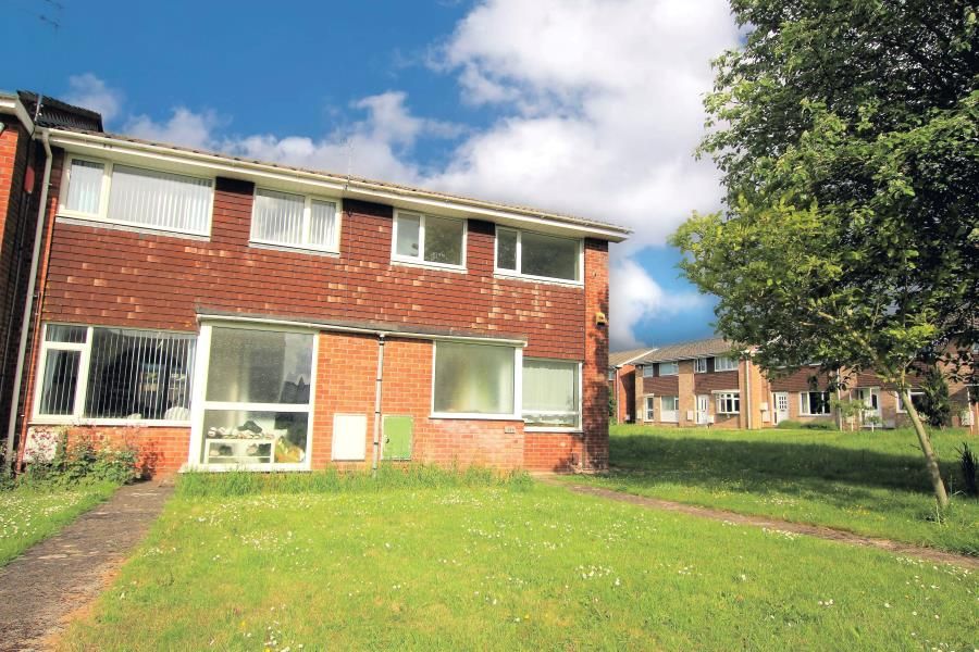 3 bed end terrace house to rent in Mile Walk, Whitchurch, Bristol BS14