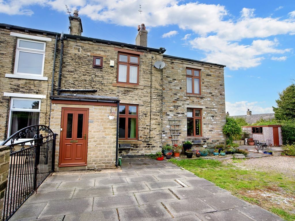 4 bed semidetached house for sale in Knowle Lane, Wyke, Bradford BD12