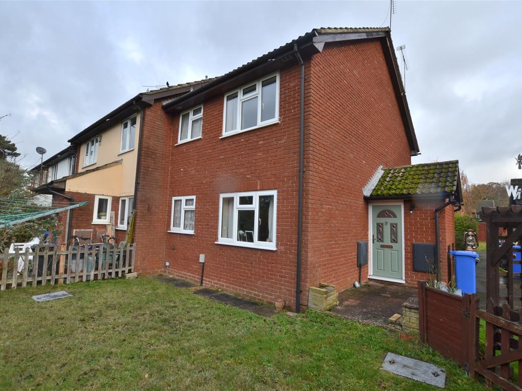 1 bed property for sale in Redwoods Way, Church Crookham, Fleet GU52, £