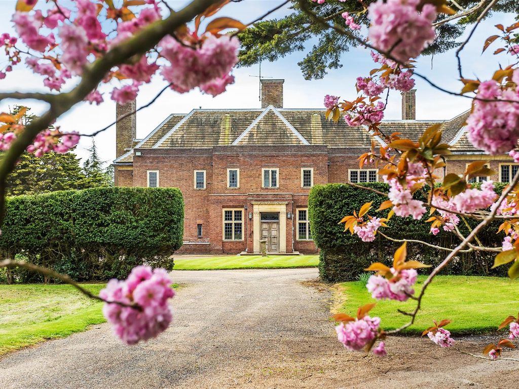 8 bed detached house for sale in Plumtree Cross Lane, Itchingfield