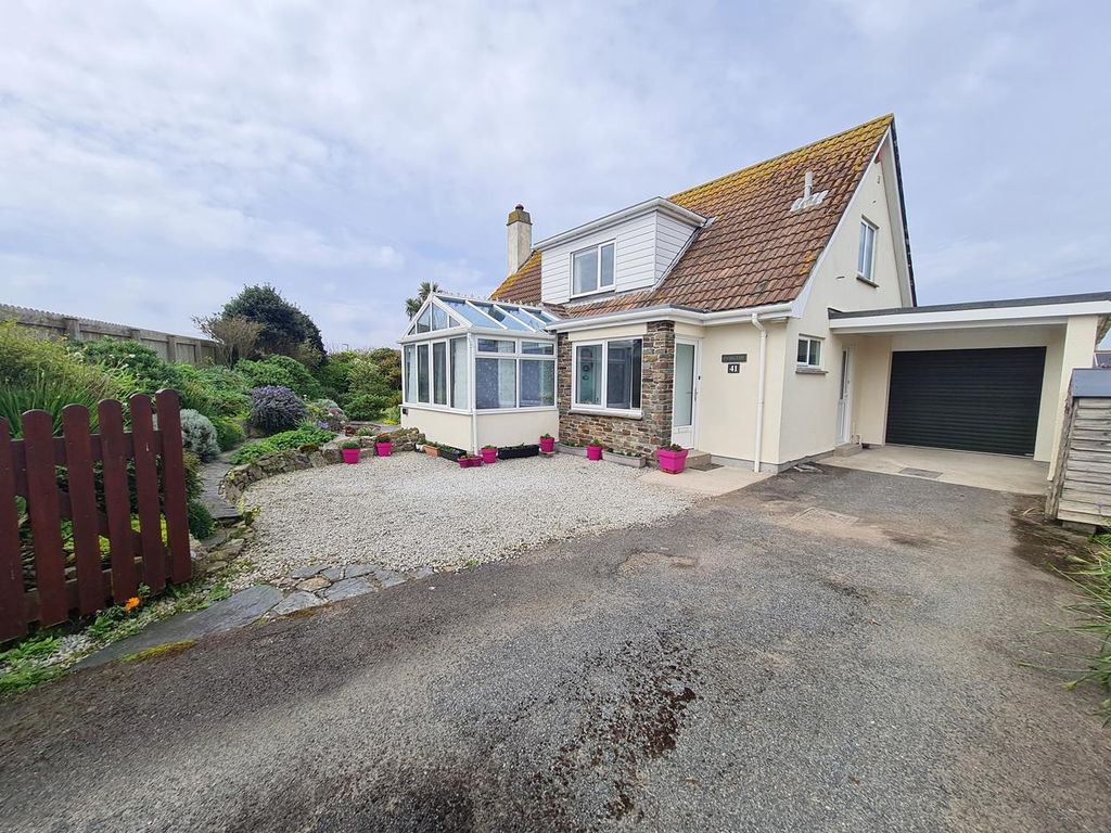 4 bed detached bungalow for sale in Laflouder Fields, Mullion, Helston TR12 Zoopla