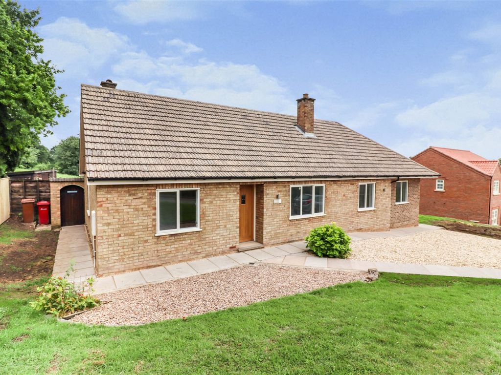 3 bed bungalow for sale in The Hill, SaxbyAllSaints, Brigg DN20 Zoopla