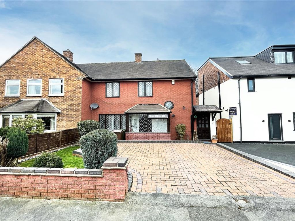 3 bed semidetached house for sale in Colesbourne Road, Solihull