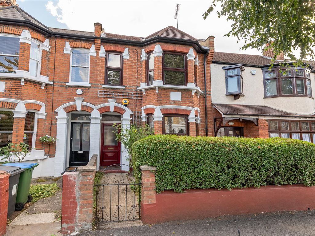 5 bed property for sale in Leyspring Road, London E11 Zoopla